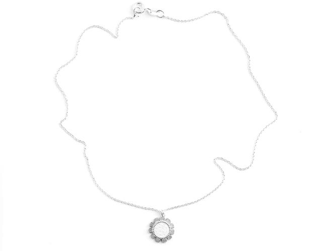 WONDERFLOWER<br>Necklace, shiny white
